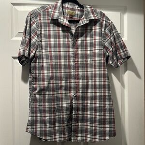 Grey and reddish plaid men’s short sleeved shirt. Large